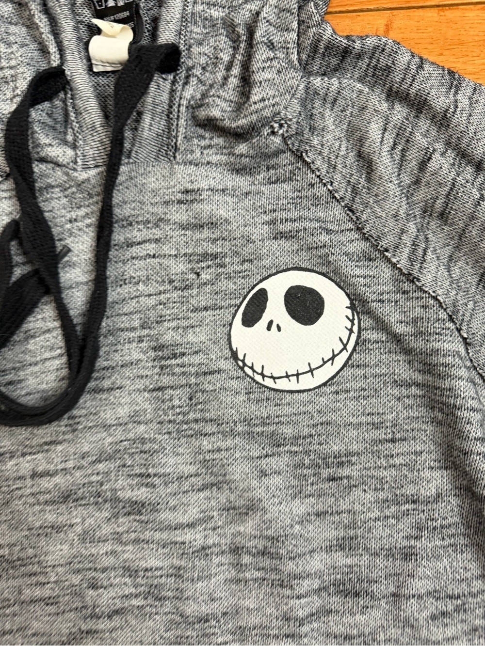 Nightmare Before Christmas Hot Topic Cropped Jack Skellington/Sally Hoodie - Picture 2 of 6
